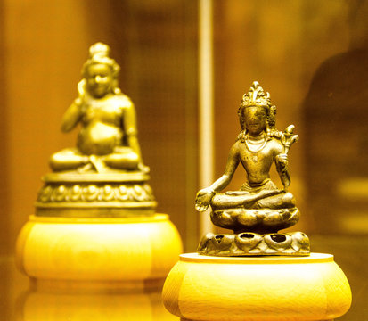 Hindu religious figures made of precious metal
