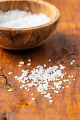 White coarse grained salt