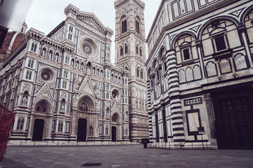 Fototapeta premium Miasta są puste. Miejsce w pustym centrum Florencji we Włoszech podczas kwarantanny Coronavirus Covid-19. Florencja, Włochy. 30 kwietnia 2020 r.