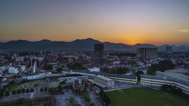 Time Lapse : Ipoh Skyline Overlooking Ipoh Downtown. Motion Time Lapse Out. HD