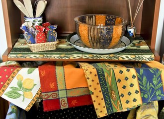 Stile provenzale, tovaglie ed oggetti tradizionali