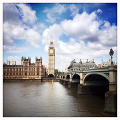 Fototapeta na wymiar Westminster Bridge Over Thames River Leading Towards Big Ben