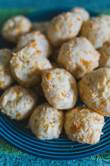 Pão de queijo fresco feito em casa