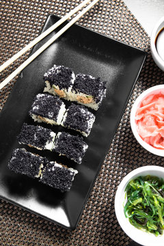 Sushi maki zuko maki with cooked salmon, cheese