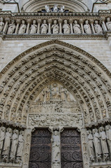 Obraz premium Facade of the Notre Dame Cathedral, Paris, France.