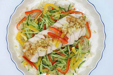 蒸し鶏のサラダ風