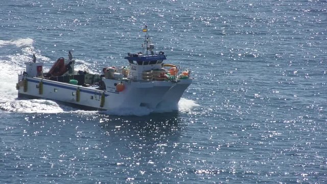 Fishing boat 