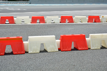 衝撃吸収フェンス