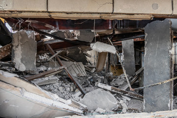 建築物件解体現場(許可済み且つ、既に存在しない物件です)　Demolition of...