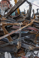 建築物件解体現場(許可済み且つ、既に存在しない物件です)　Demolition of...