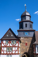 Fototapeta na wymiar Fachwerkhaus und ein Turm in Braunfels/Deutschland