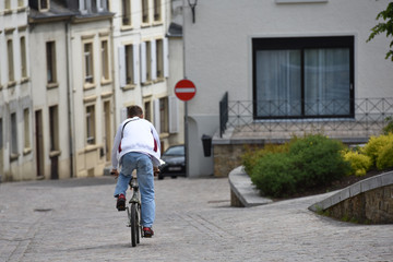 velo cycliste ville circulation mobilité
