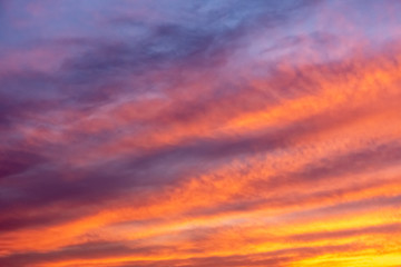 Fototapeta premium czerwone niebo z chmurami