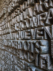 スペイン バルセロナ サグラダファミリア 受難の門 福音の扉