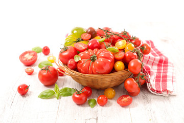 assorted of different variety of tomatoes