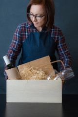 delivery service packing bag box packer shipping wine glasses sommelier