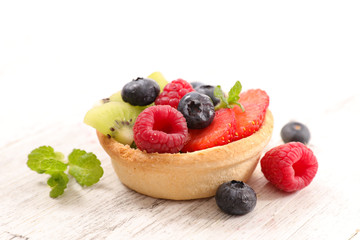berry fruit tart- healthy summer pastry dessert