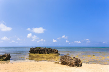 日本最南端、沖縄県波照間島・浜辺の風景
