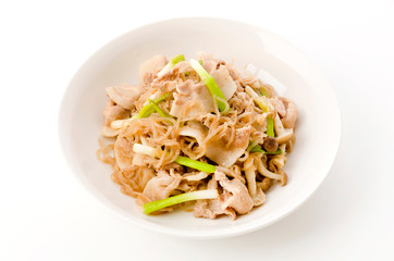豚バラ肉と糸蒟蒻の炒め物