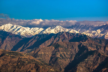 Fototapeta na wymiar mountains in the snow at Dalhousie, Himachal Pradesh, India
