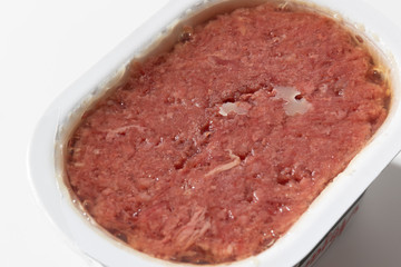 缶詰のコンビーフ