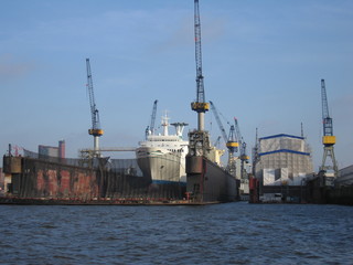 Kräne im Hafen bzw. Hochseehafen in Hamburg