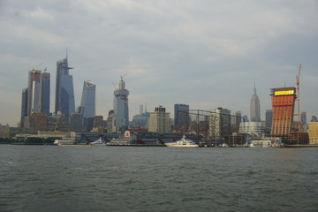 Obraz premium To jest Nowy Jork. Manhattan łodzią