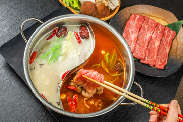 薬膳中華火鍋と専用鍋　Chinese hotpot and exclusive pan
