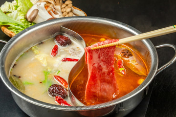 薬膳中華火鍋と専用鍋　Chinese hotpot and exclusive pan