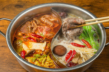 薬膳中華火鍋と専用鍋　Chinese hotpot and exclusive pan