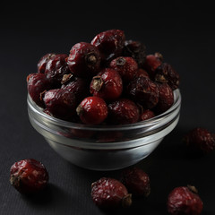 red currants in a bowl