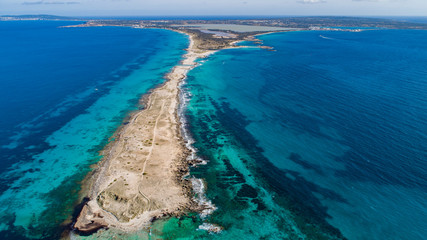 Fototapeta na wymiar beaches with turquoise sea in the Formentera island