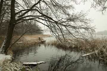 Jezioro Raduńskie w Wałczu, kładka zima.
