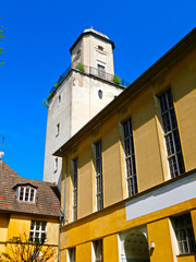 Verlassene Gebäude vor dem Wideraufbau