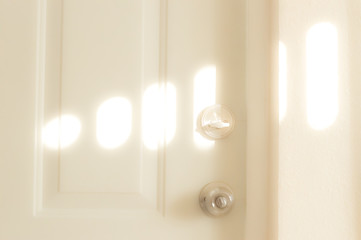 Luz en puerta