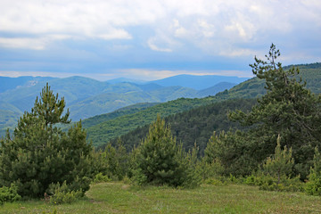 Fototapeta na wymiar Mountains of central Bulgaria from Dobrostan