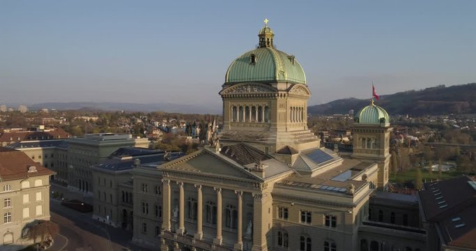 Bern Bundeshaus lateral travelling - Aerial 4K