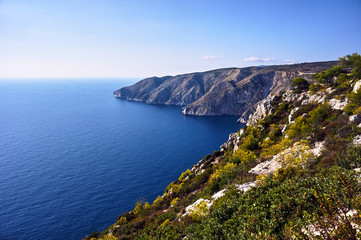 Fototapeta na wymiar Coast with a rocky cliff on the island of Zakynthos..