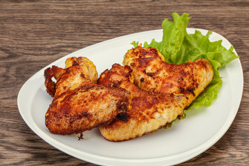 Roasted chicken wings with spices