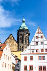 Fototapeta premium Die Altstadt von Pirna mit der Stadtkirche St. Marien in Sachsen