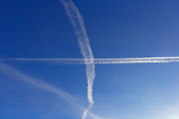 trace of the plane in the sky