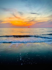 Obraz premium sunset over the sea