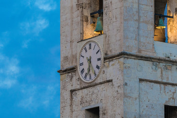Fototapeta na wymiar Torre dell'orologio alla Blue Hour