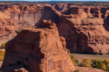Red stone walls and valley in Canyon de Chelly National Monument