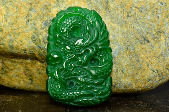 Real jade That is the original jade ball Green and rare, expensive