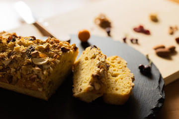 ナッツとドライフルーツのパウンドケーキ