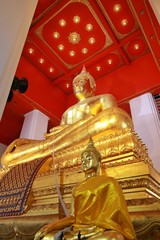 Fototapeta premium Phra Mongkhon Bophit in Ayutthaya Province, Thailand