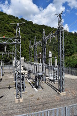 山間部の屋外変電設備