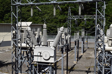 山間部の屋外変電設備