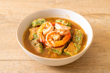 Sour soup made of Tamarind Paste with Shrimps and Vegetable Omelet